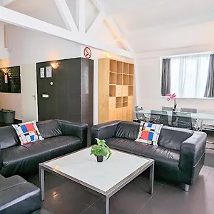 The In The Center Aparthotel