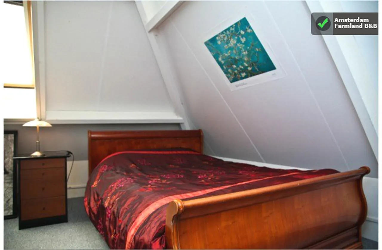 Amsterdam Farmland Bed and Breakfast Bed & Breakfast